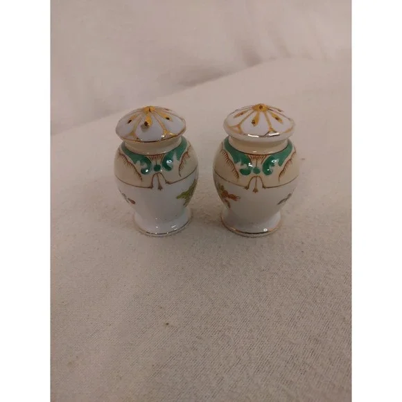 Japanese salt and pepper shakers Ceramic Green Floral design VTG Japan - Picture 3 of 7